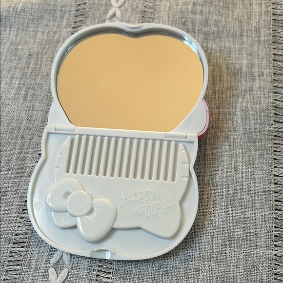 Hello Kitty Pink Card Holder and White Mirror w/Comb - Picture 3 of 4